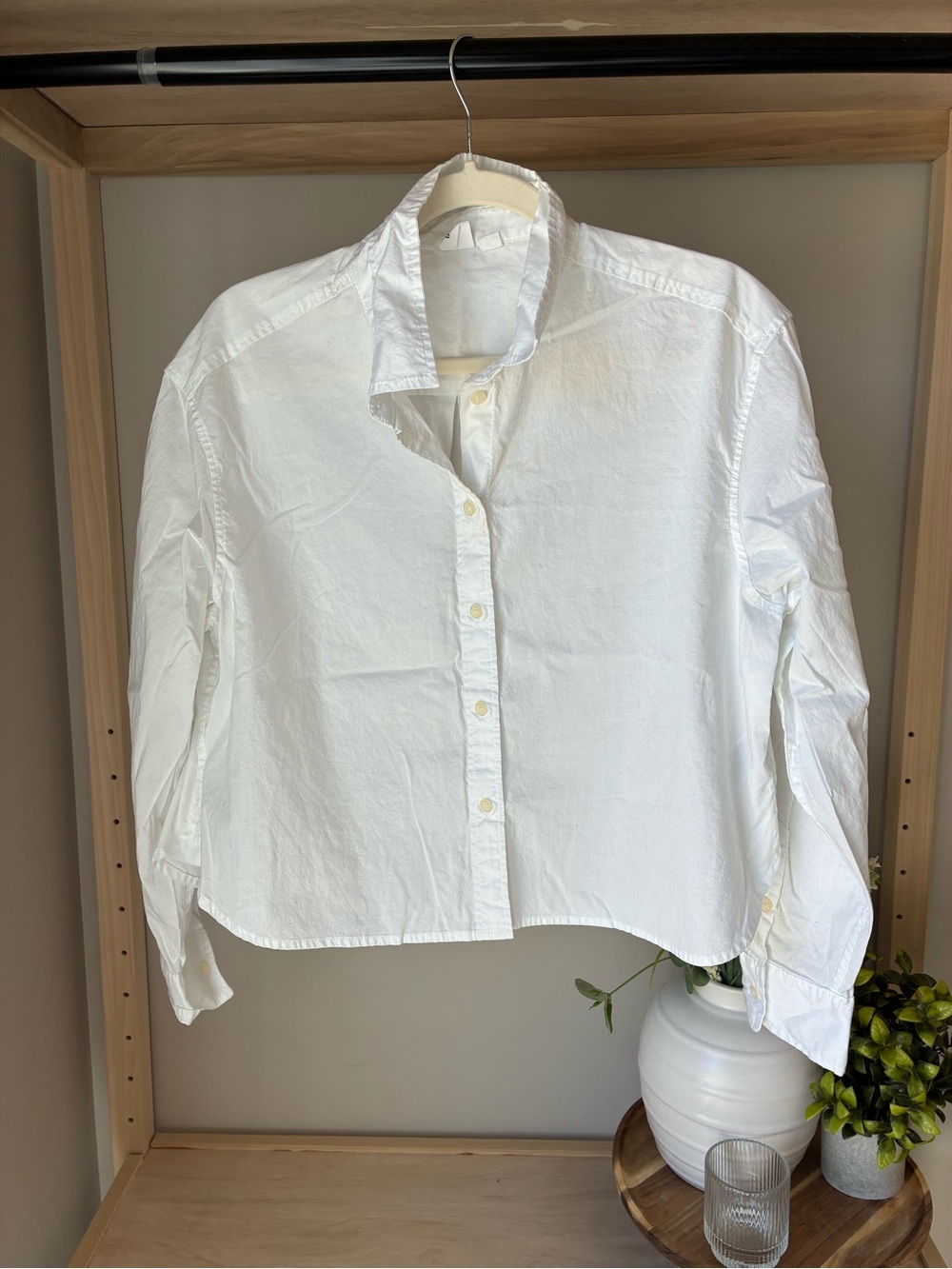 GAP Point Collar Minimal Chic
Poplin Barrel Sleeve Crop Button
Down Top Size Med